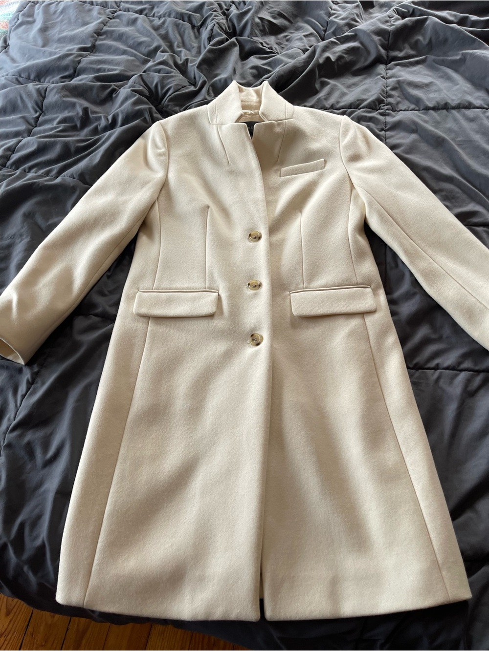 Like new J. Crew Ivory winter coat. Worn a few times, excellent condition.